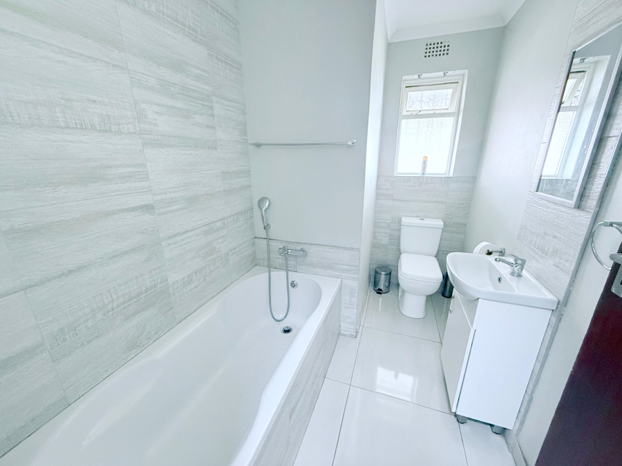 4 Bedroom Property for Sale in Langebaan North Western Cape